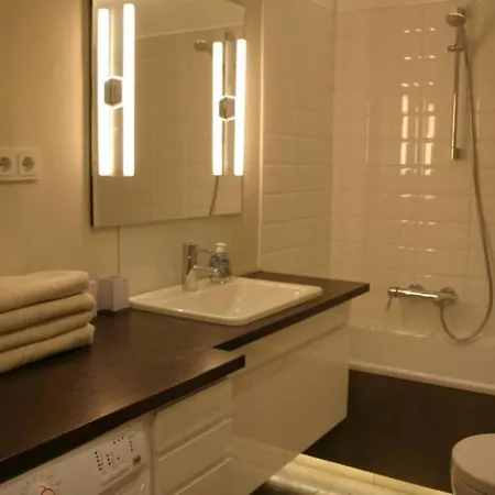 Orangehomes One Bedroom Modern In The Center *